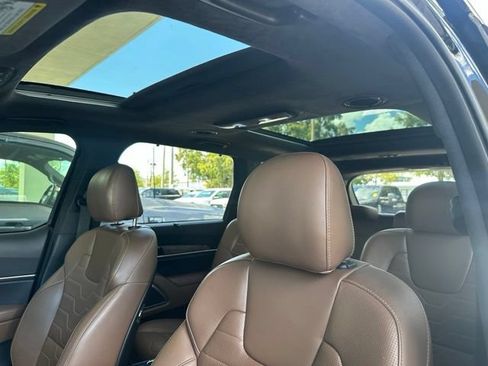 Used 2021 Kia Telluride SX w/ SX Prestige Package AWD/4WD image 2