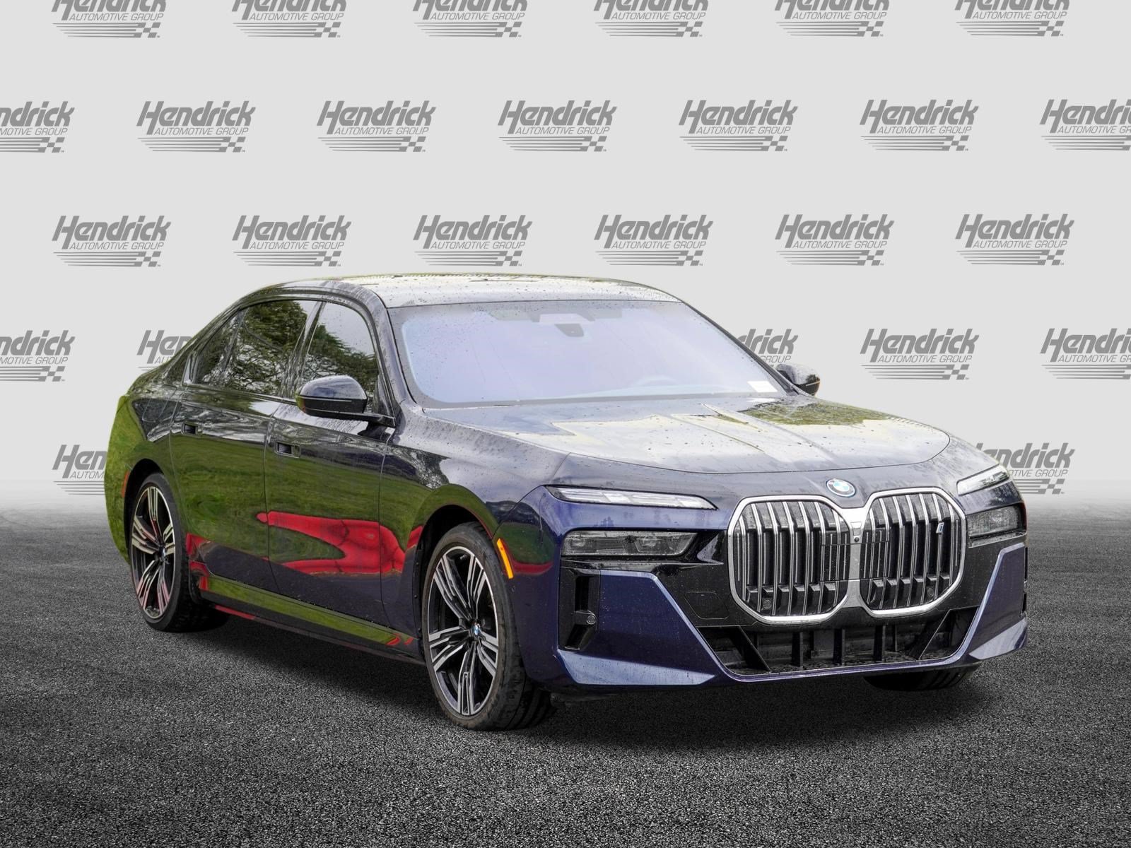 Certified 2023 BMW i7 xDrive60 w/ Executive Package 2 AWD/4WD image 2