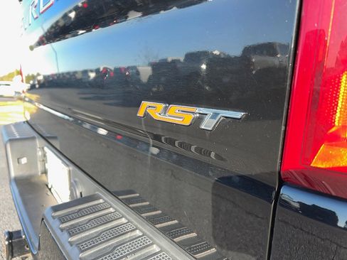 Used 2020 Chevrolet Silverado 1500 RST image 11