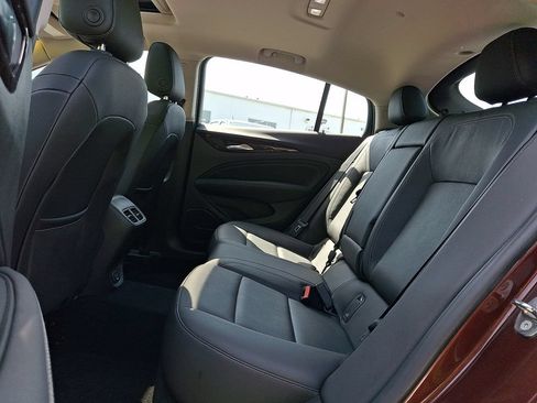Certified 2018 Buick Regal Essence w/ Driver Confidence Package #1 AWD/4WD image 10