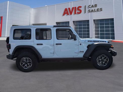 Used 2025 Jeep Wrangler Unlimited Rubicon AWD/4WD image 5