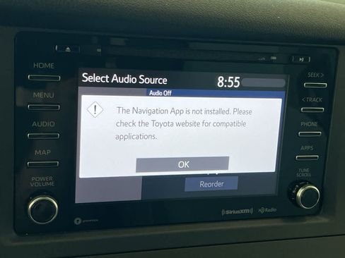 Used 2020 Toyota Sienna LE w/ Carpet Mat Package FWD image 18