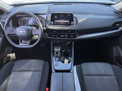 Certified 2025 Nissan Rogue SV image 8