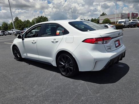 Used 2025 Toyota Corolla SE FWD image 9