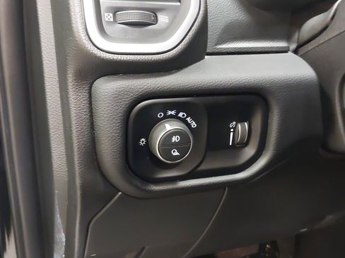 Used 2025 RAM 2500 Big Horn AWD/4WD image 31