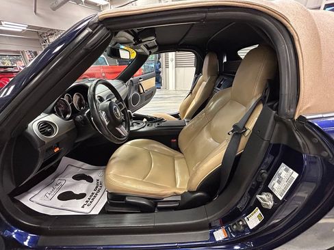 Used 2009 MAZDA MX-5 Miata Grand Touring RWD image 43
