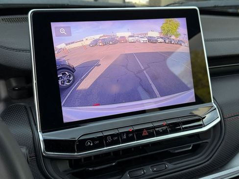 Used 2025 Jeep Compass Trailhawk image 23