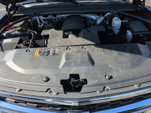 Used 2018 Chevrolet Suburban LT AWD/4WD image 23