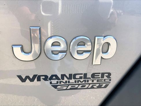 Used 2018 Jeep Wrangler Unlimited Sport S image 30