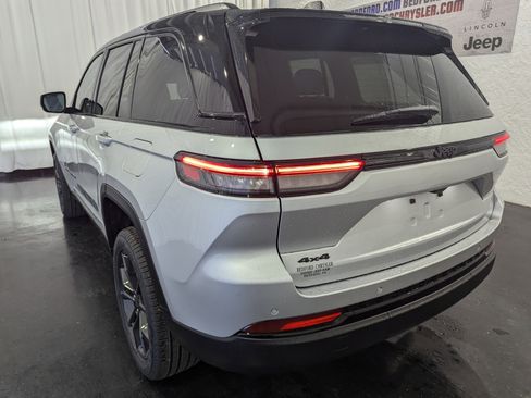 New 2025 Jeep Grand Cherokee Limited image 7