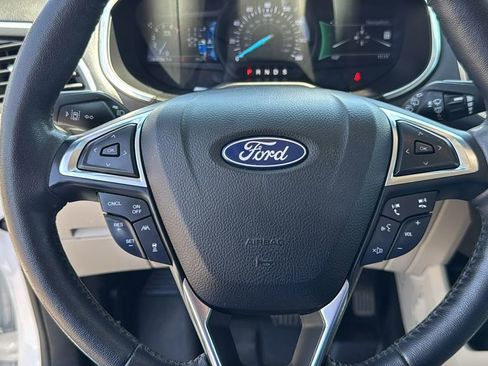 Used 2020 Ford Edge Titanium FWD image 10