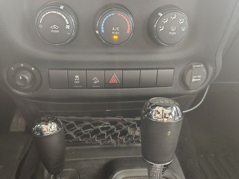 Used 2013 Jeep Wrangler Sport AWD/4WD image 23