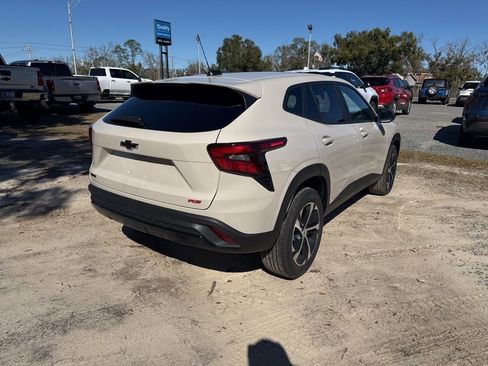 New 2026 Chevrolet Trax RS image 4