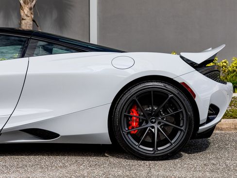 New 2026 McLaren 750S image 5