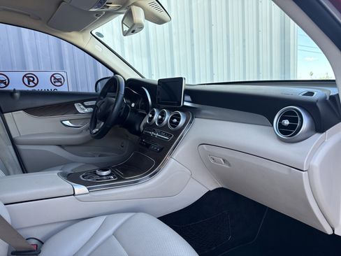 Used 2019 Mercedes-Benz GLC 300 GLC 300 image 41