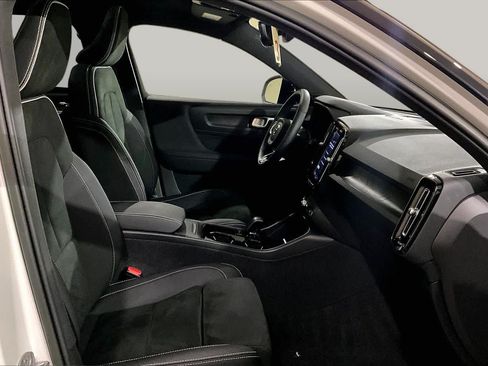 Used 2023 Volvo XC40 Recharge Ultimate w/ Protection Package Premier AWD/4WD image 7
