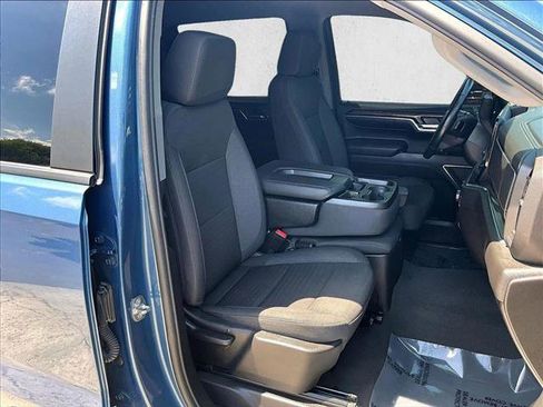 Used 2024 Chevrolet Silverado 1500 LT RWD image 9