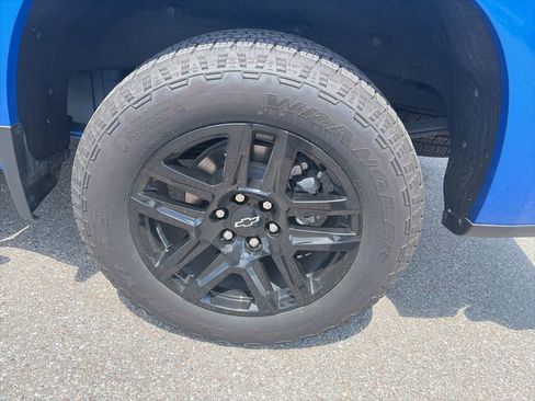 Used 2025 Chevrolet Silverado 1500 Custom w/ Turbomax Blackout Package RWD image 8