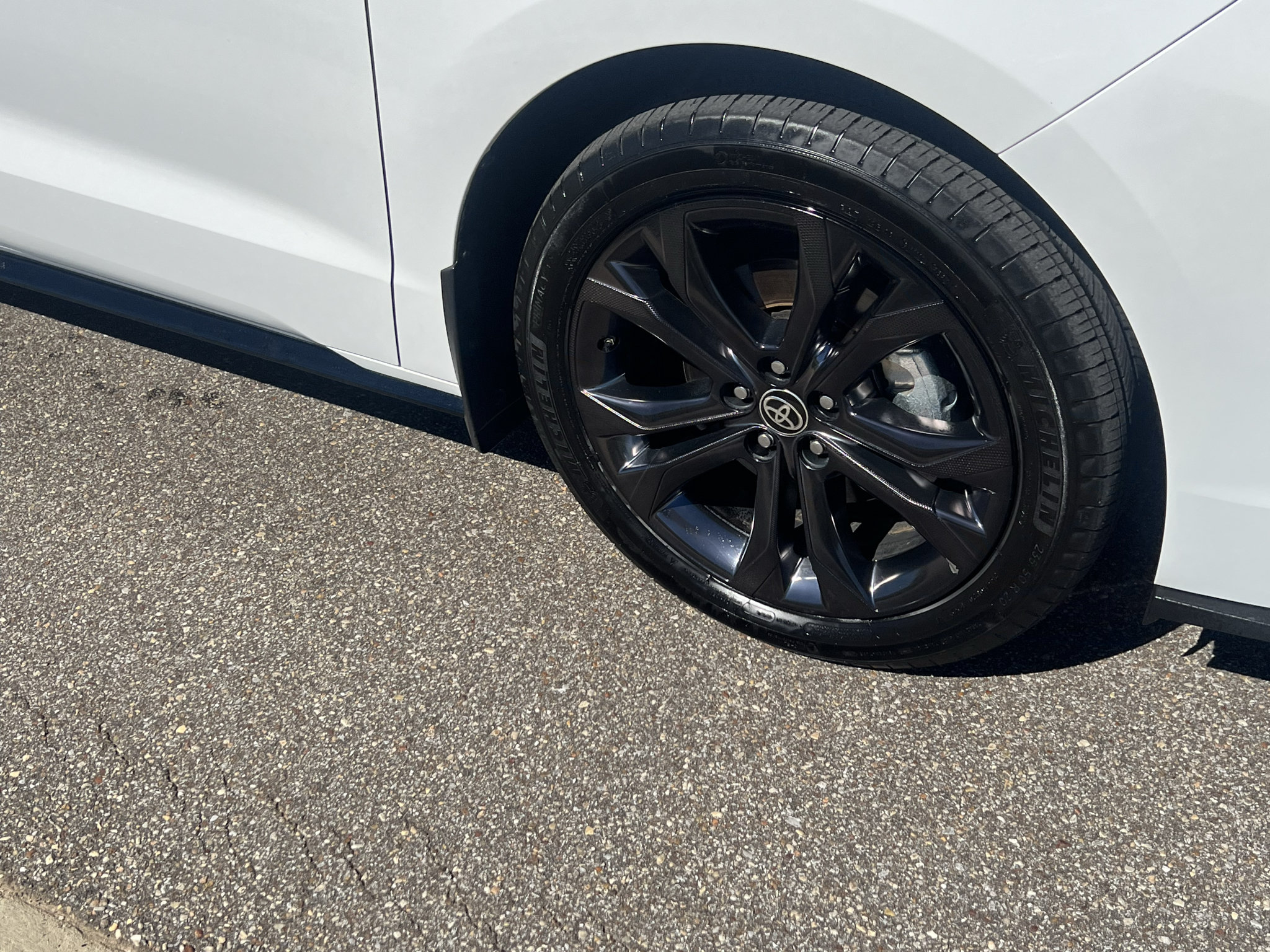 Used 2024 Toyota Sienna XSE w/ XSE Plus Package FWD image 11
