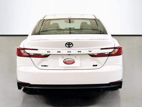 New 2026 Toyota Camry SE FWD image 5