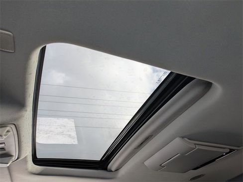 Used 2019 GMC Yukon Denali w/ Open Road Package image 16