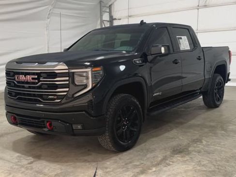 Used 2024 GMC Sierra 1500 AT4 w/ Technology Package AWD/4WD image 8