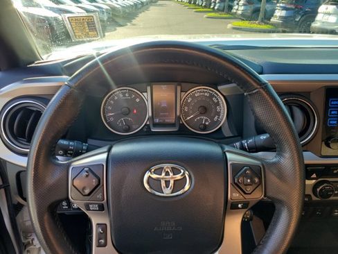 Used 2017 Toyota Tacoma Limited w/ Tow Package RWD image 23
