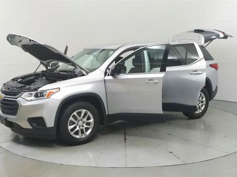 Used 2020 Chevrolet Traverse LS AWD/4WD image 10