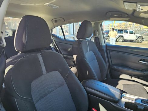 Used 2025 Nissan Sentra SV FWD image 14