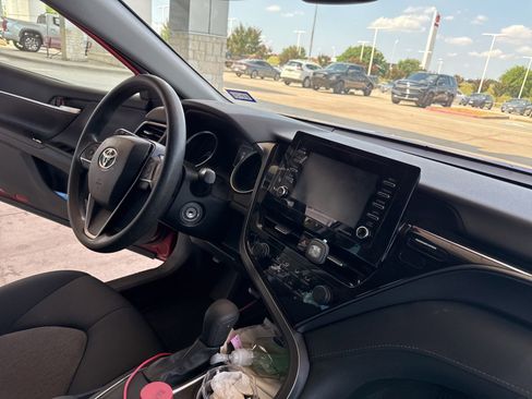 Used 2021 Toyota Camry LE FWD image 23