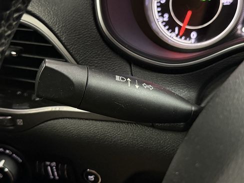 Used 2020 Jeep Cherokee Limited AWD/4WD image 16