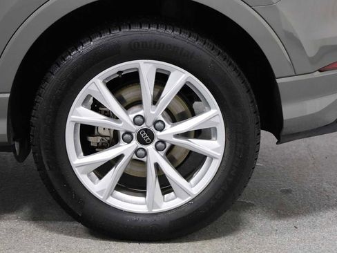 Certified 2025 Audi Q3 2.0T Premium w/ Convenience Package image 44