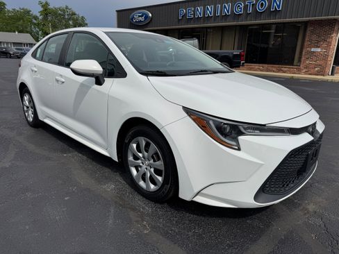 Used 2021 Toyota Corolla LE FWD image 9