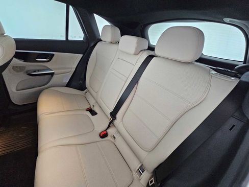 Used 2026 Mercedes-Benz GLC 300 image 17