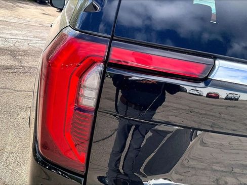 Used 2025 GMC Yukon XL Denali AWD/4WD image 22