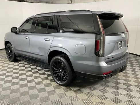 Used 2021 Cadillac Escalade Sport w/ LPO, ONYX Package image 4