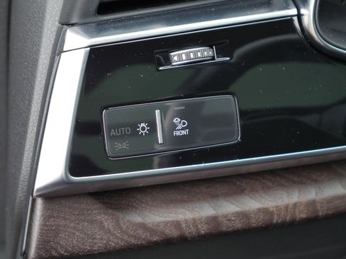 Used 2019 Audi Q8 Prestige image 6