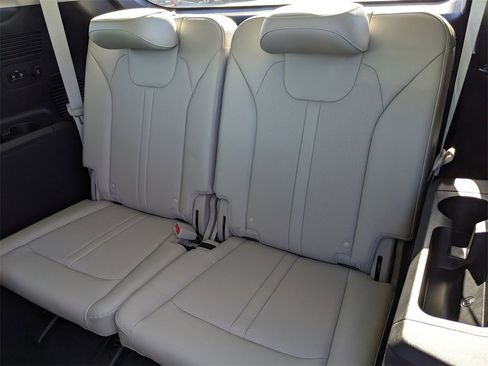 Certified 2023 Kia Sorento S image 21