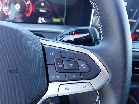 New 2025 Volkswagen Tiguan SE image 17