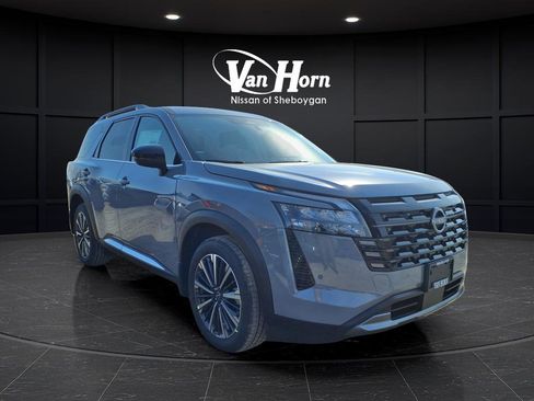 New 2026 Nissan Pathfinder Platinum AWD/4WD image 1