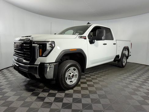 Used 2025 GMC Sierra 2500 Pro image 3