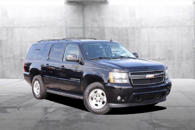 Used 2009 Chevrolet Suburban LT w/ Luxury Package RWD image 2