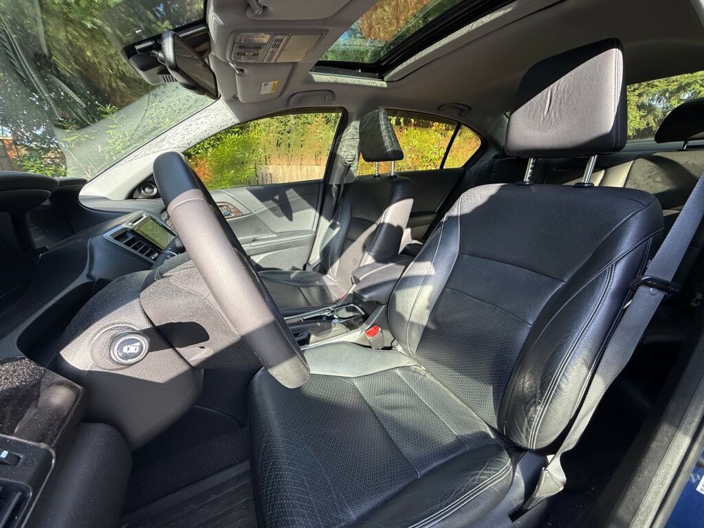 Used 2017 Honda Accord EX-L image 6