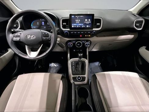 Used 2023 Hyundai Venue SEL FWD image 16