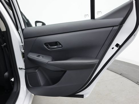 Used 2025 Nissan Sentra SV FWD image 35