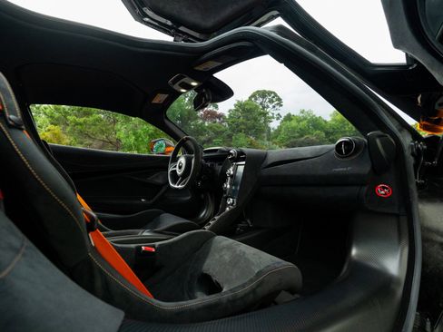 Used 2021 McLaren 765LT image 59