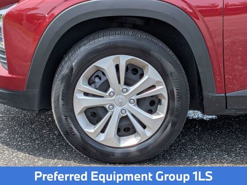 Used 2025 Chevrolet Trax LS FWD image 13