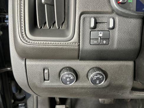 Used 2019 GMC Canyon SLE w/ Driver Alert Package image 28