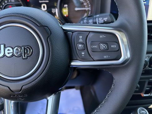 Certified 2025 Jeep Wrangler Sahara image 24