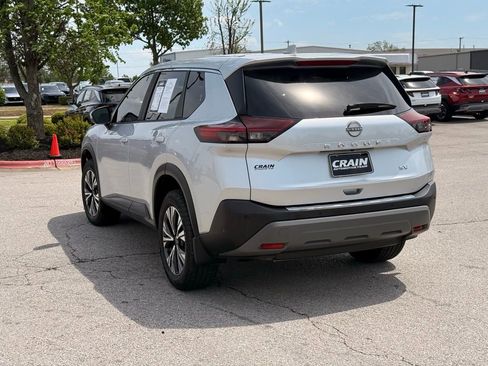 Used 2023 Nissan Rogue SV FWD image 5